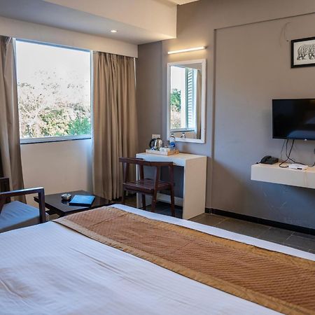 Hotel Dwarawata Дарвад Екстериор снимка