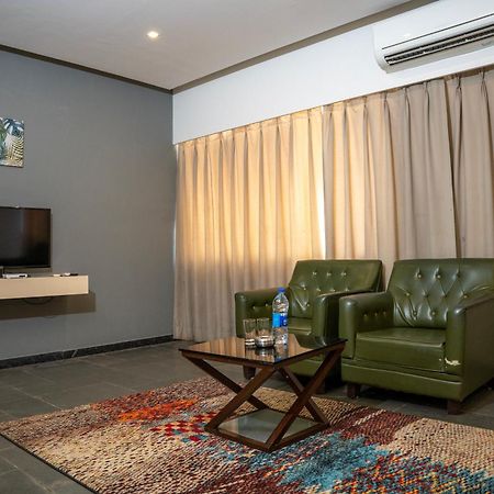 Hotel Dwarawata Дарвад Екстериор снимка