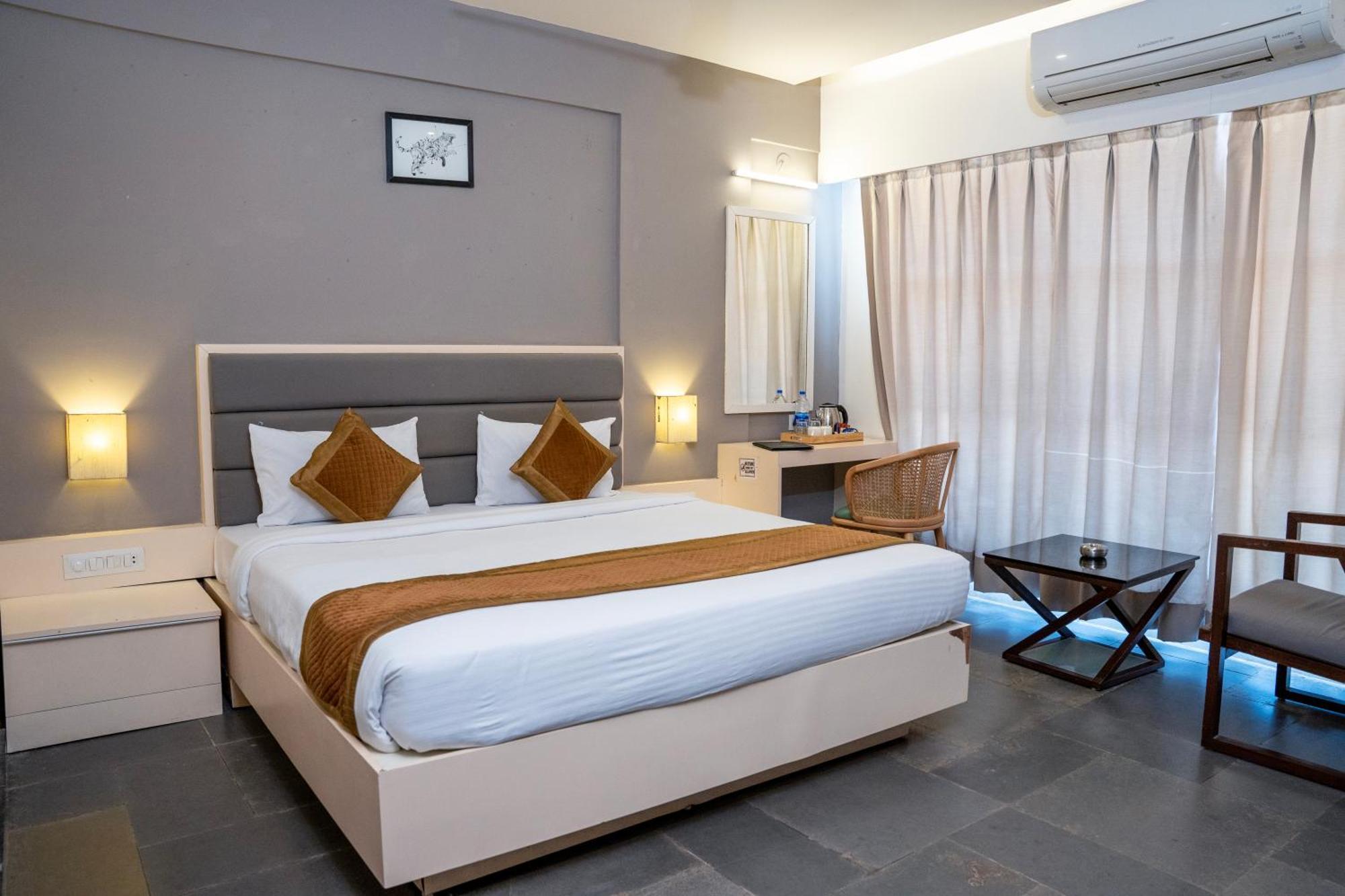 Hotel Dwarawata Дарвад Екстериор снимка