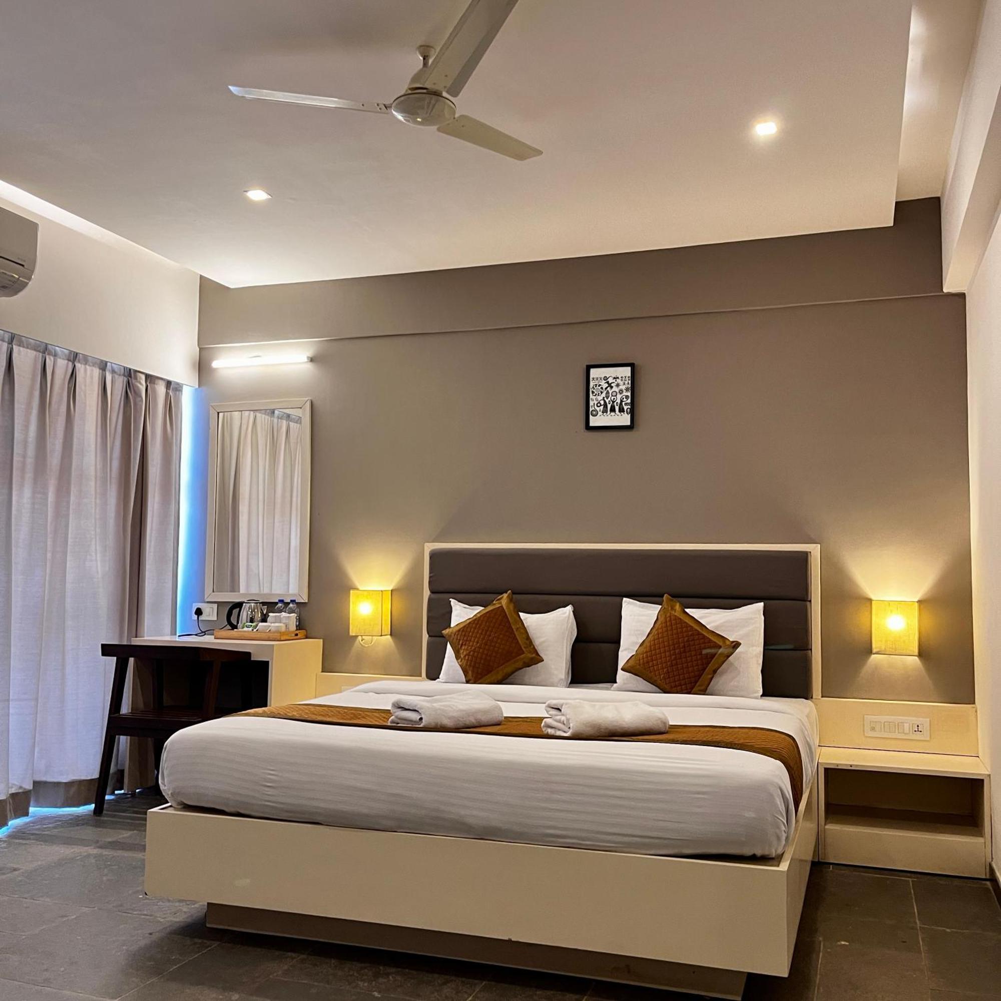 Hotel Dwarawata Дарвад Екстериор снимка
