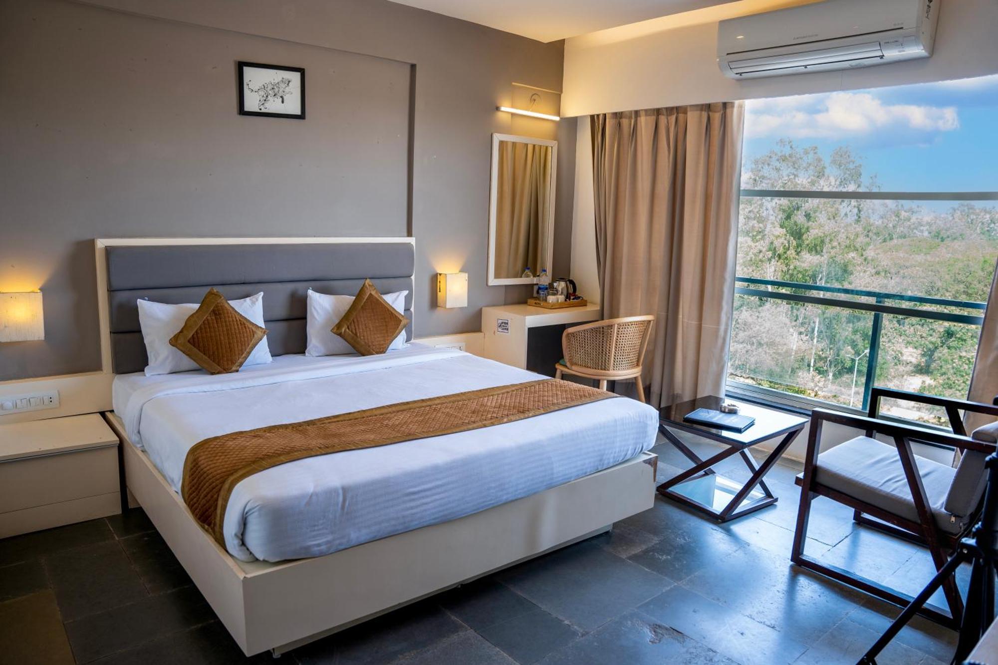 Hotel Dwarawata Дарвад Екстериор снимка